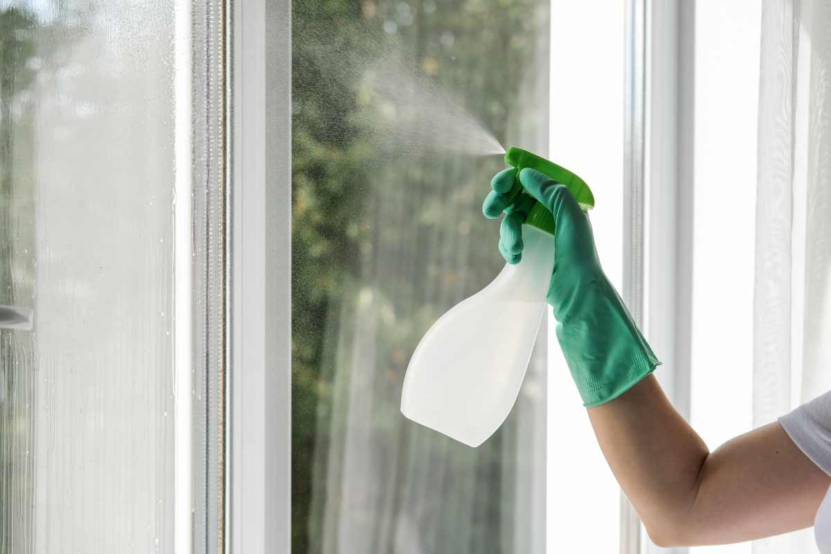 Residential window cleaning at home