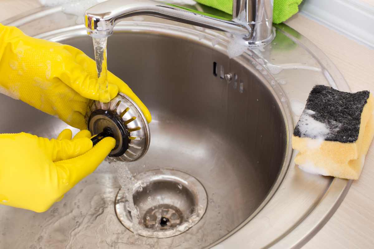 Cleaning kitchen sink and drain area