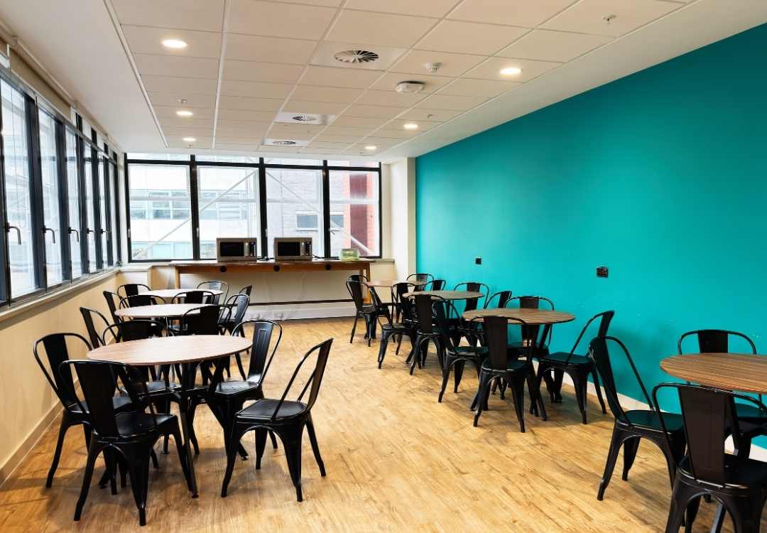 Breakrooms cleaning service for workplaces