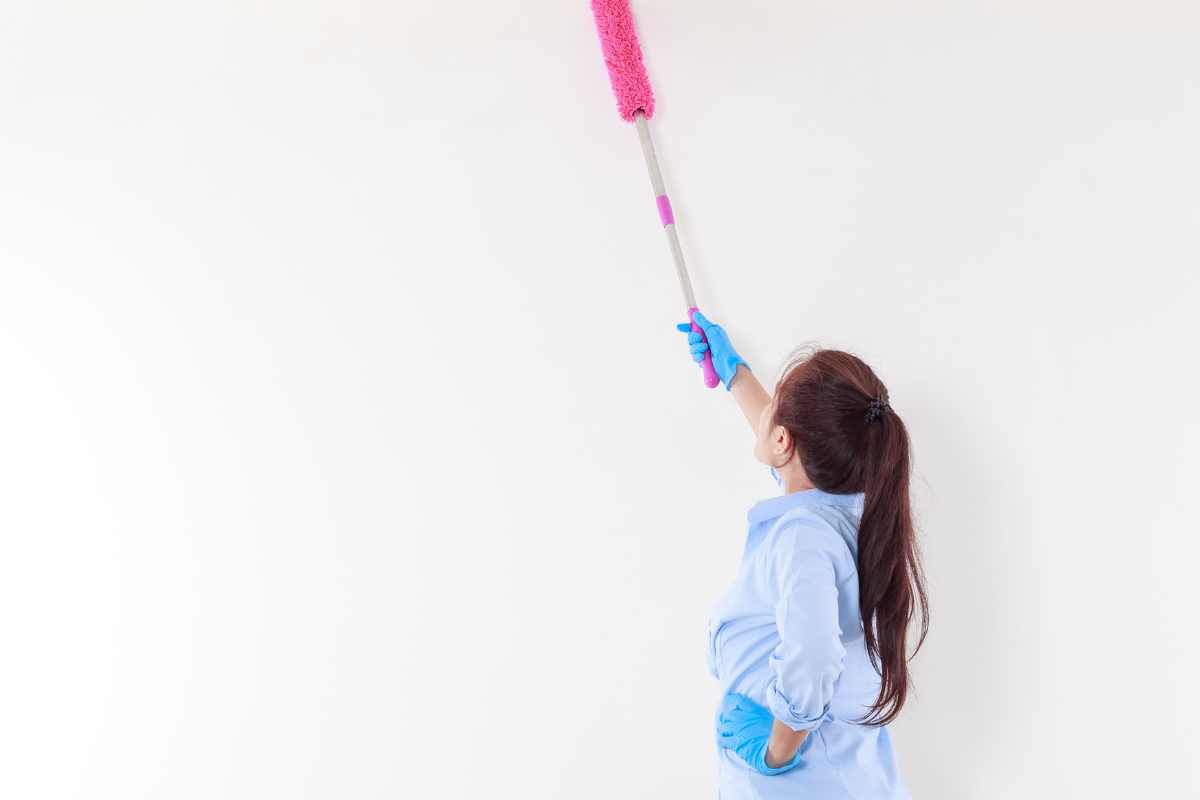 High dusting ceiling with microfiber duster